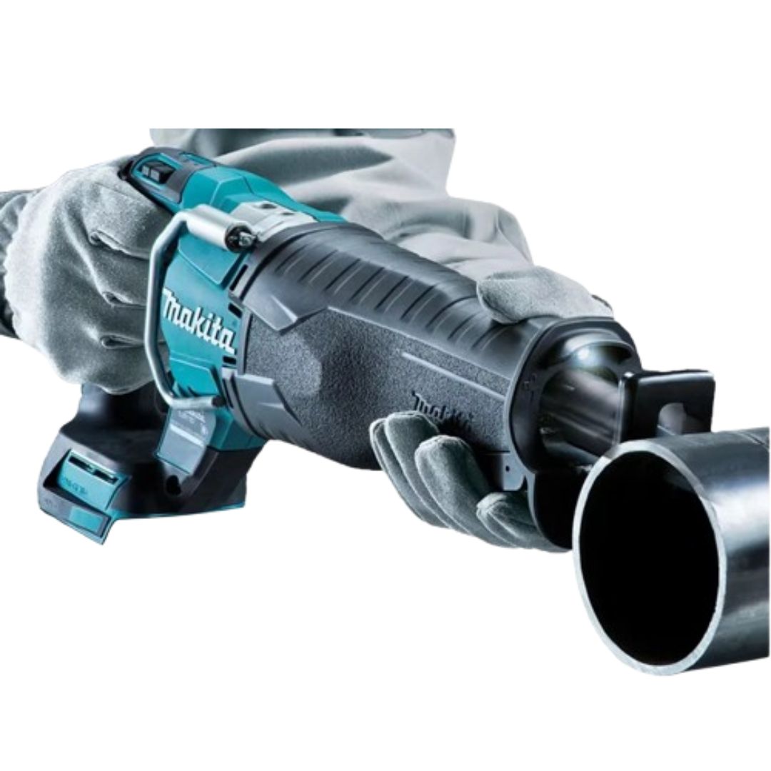 Sierra Sable Inalámbrica Makita Brushless 3000SPM – Corte preciso en metal y madera con 4 hojas incluidas. Potencia profesional sin cables.